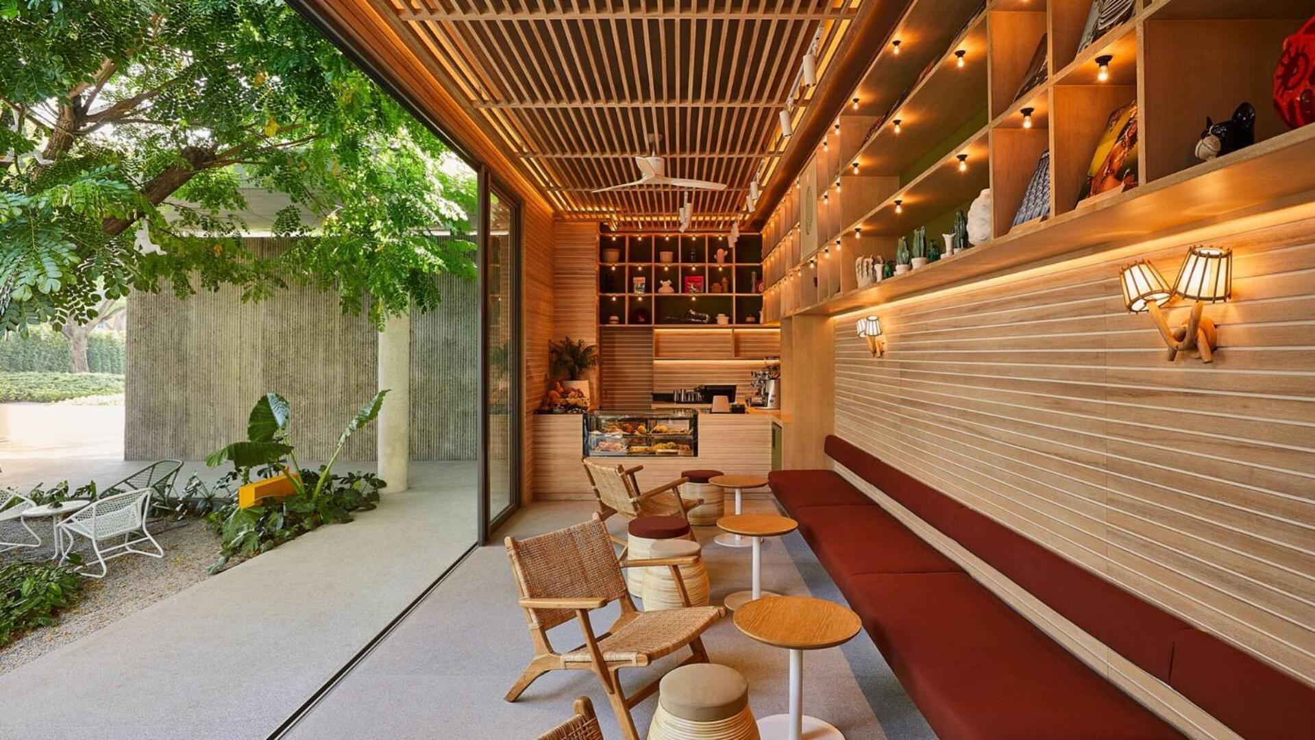 The Standard, Hua Hin Hotel Exterior foto The interior of the first Starbucks Reserve store in Seattle, Washington